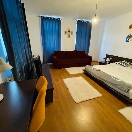Londof Housing City Center Brasov Apartment ภายนอก รูปภาพ