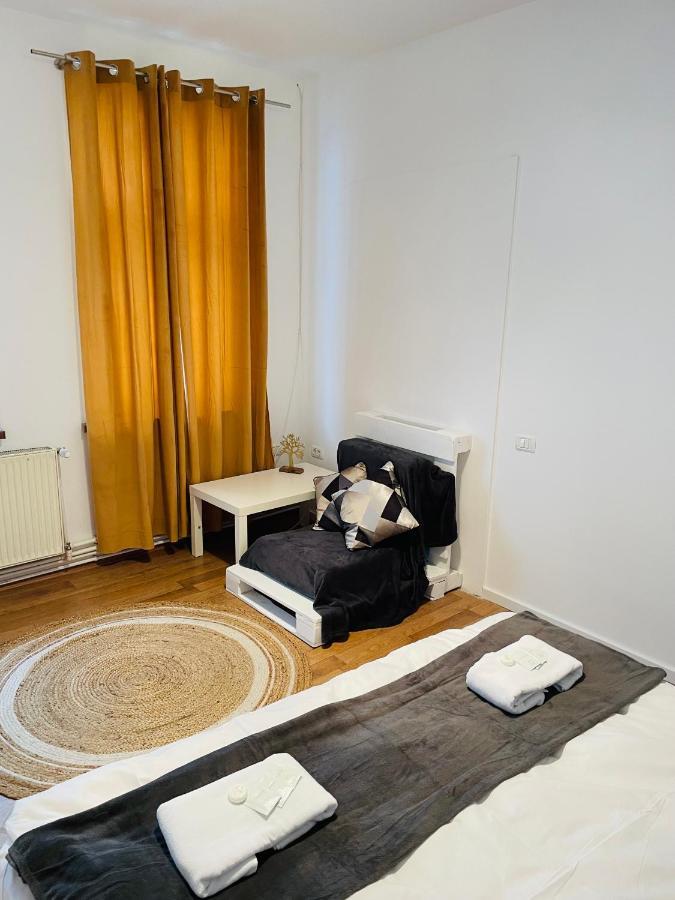 Londof Housing City Center Brasov Apartment ภายนอก รูปภาพ