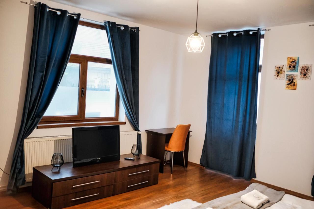 Londof Housing City Center Brasov Apartment ภายนอก รูปภาพ