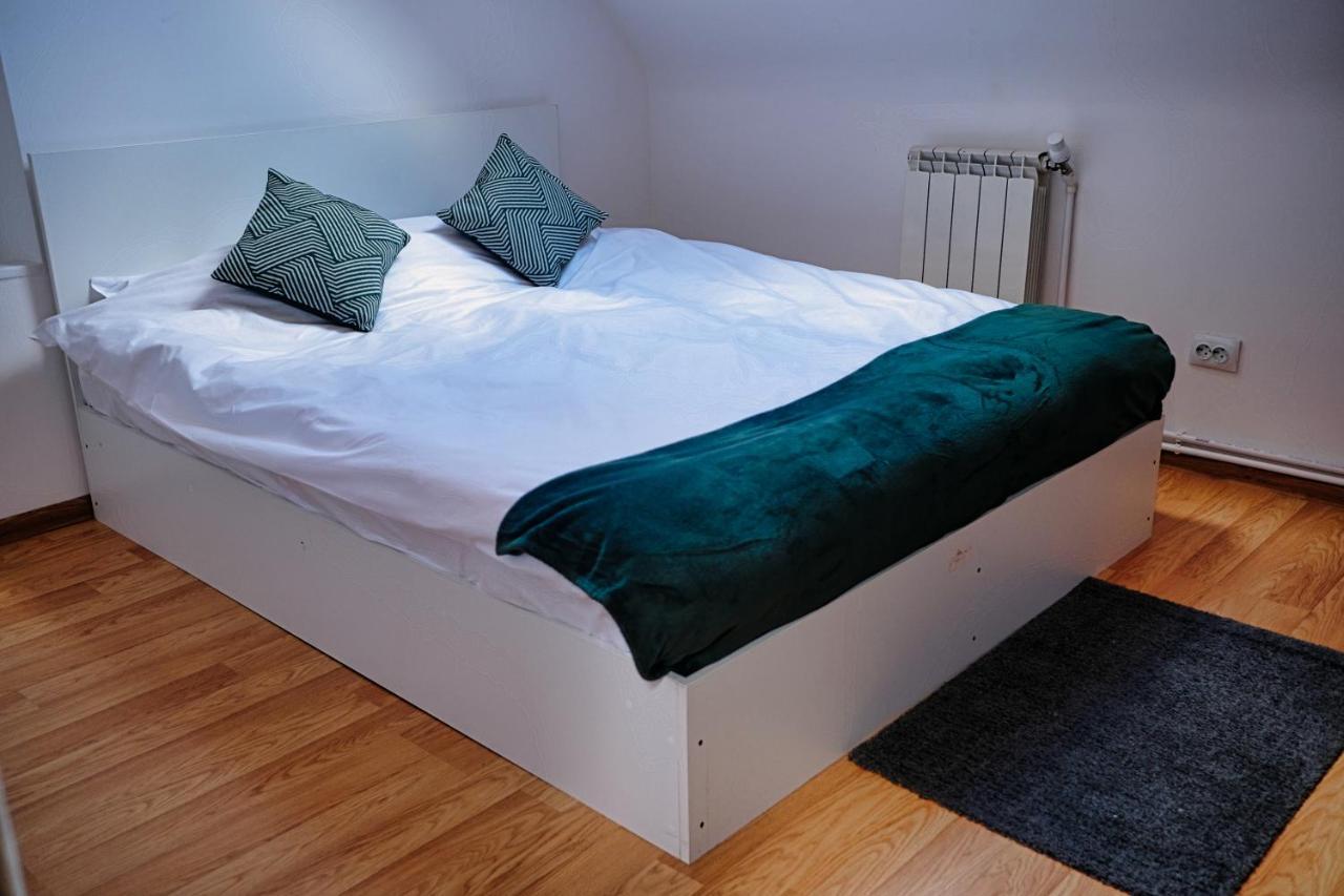 Londof Housing City Center Brasov Apartment ภายนอก รูปภาพ