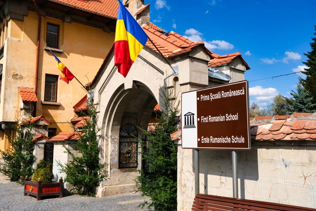 Londof Housing City Center Brasov Apartment ภายนอก รูปภาพ