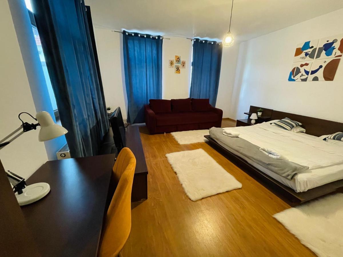 Londof Housing City Center Brasov Apartment ภายนอก รูปภาพ